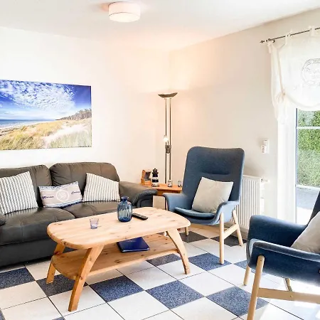 Ostseeschwimmer Holiday home *