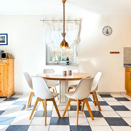 Holiday home Ostseeschwimmer Wieck