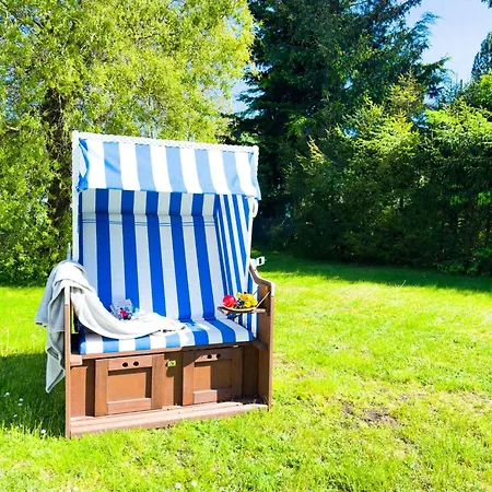 Ostseeschwimmer Holiday home Wieck